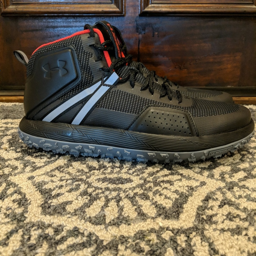 NEW Under Armour Fat Tire Mid Boot Black
